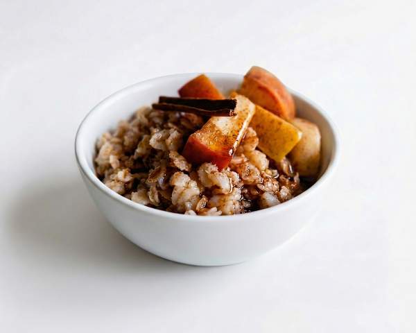 Овсяная каша с яблоками