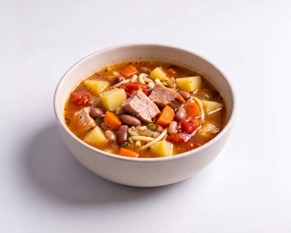 Минестроне с копченой курицей